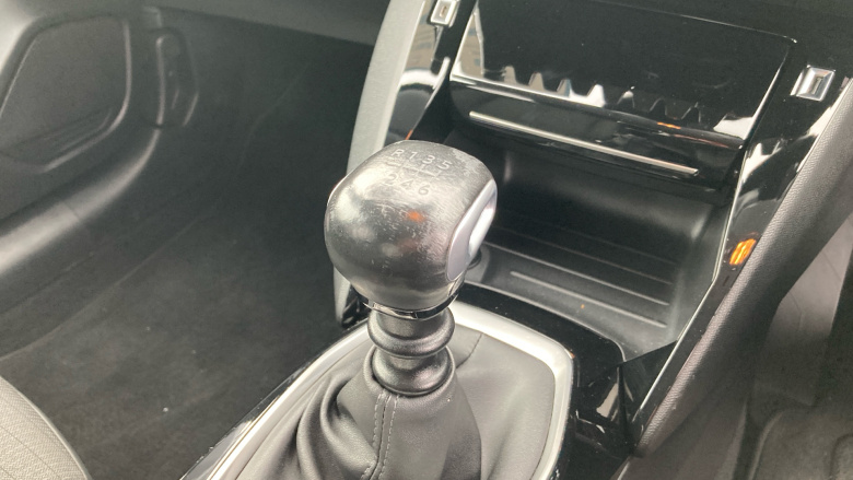 Peugeot 208 1.2 PureTech 100 Allure Premium 5dr Petrol Hatchback